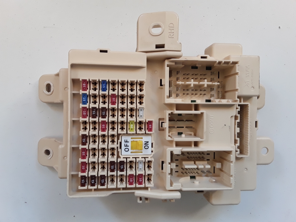 Kia Sportage (2016–2021) Kaitsmekarp salongis 91950D9590