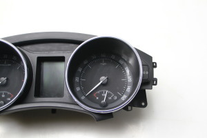 Skoda Superb (2008–2015) Kombiinstrument 3T2920911K - 3
