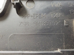 Volkswagen Tiguan (2007–2016) Glove box 5M1858719E - 3