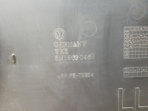 Volkswagen Tiguan (2007–2016) Salona konsoles cita detaļa 5M1863046B - 3