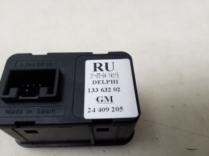 Opel Meriva (2003–2010) Front door glass switch 24409205 - 3