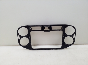 Volkswagen Tiguan (2007–2016) Dashboard trim 5M0858071K - 5