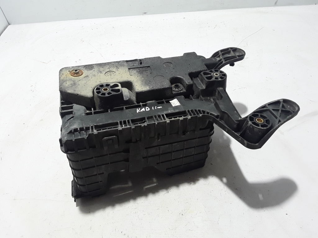 VOLKSWAGEN Caddy 3 generation (2004-2015) Battery holder 1K0915333 22448055