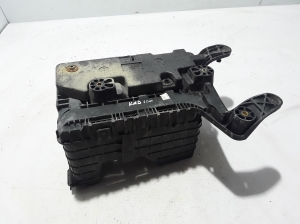 Volkswagen Caddy III (2004–2015) Batteriehalter 1K0915333 - 3