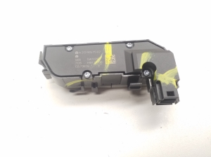 Mercedes Benz C-Class 205 (2014–2021) Istmesoojenduse lüliti A2139057502 - 2