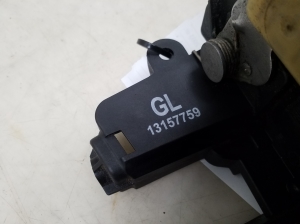 Opel Vectra C (2002–2008) Rear side door lock 13157759 - 2