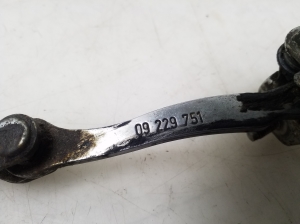 Opel Vectra C (2002–2008) Rear side door opening limiter 09229751 - 3