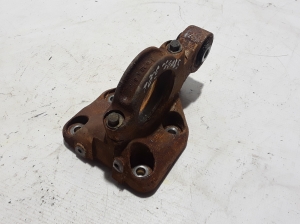 Front drive shaft bracket - 30671220