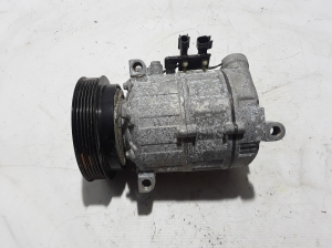   Air conditioner compressor 