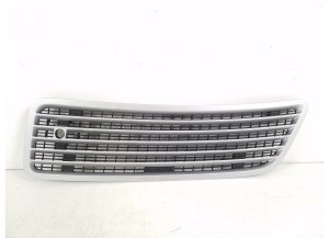  Engine cover grille 