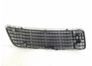  Engine cover grille 