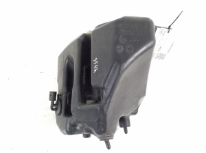  Windscreen washer tank front 