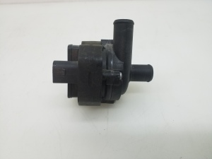Auxiliary water pump - A2118350028