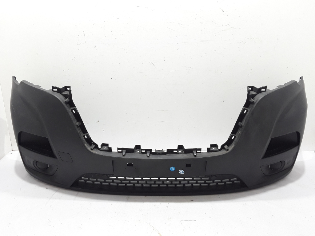 Used RENAULT Master Front bumper 620228205R