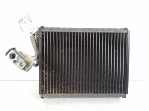   Radiator interior air conditioning 