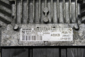 Ford Focus (2004–2011) Engine control unit 6M5112A650YB - 2