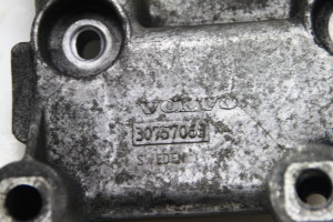 VOLVO XC90 (2002–2014) Alternator bracket 30757068 - 3