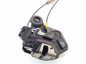 TOYOTA Hilux (2005–2015) Rear side door lock 69050-0K040 - 4