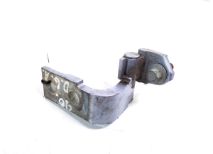 LEXUS GS (2005–2011) Rear side door lower hinge 68770-30140 - 2