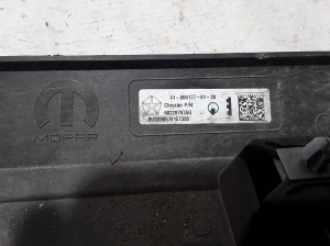 Chrysler Pacifica (2016–2026) Sonstiges Teil der Schiebetür 68228797AG - 2