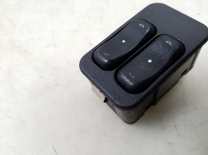 Opel Zafira A (1999–2005) Esiukse klaaslüliti 90561088 - 4