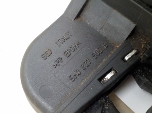  Trunk lid lock 