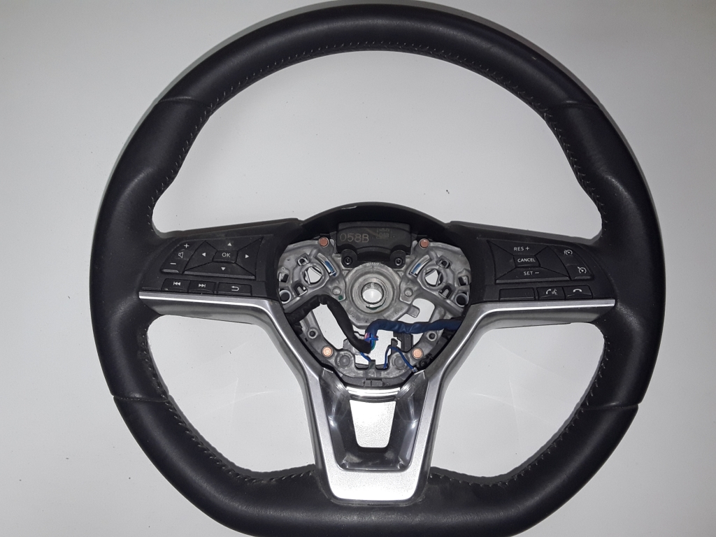 Used NISSAN Qashqai Steering wheel and its parts 34267878A