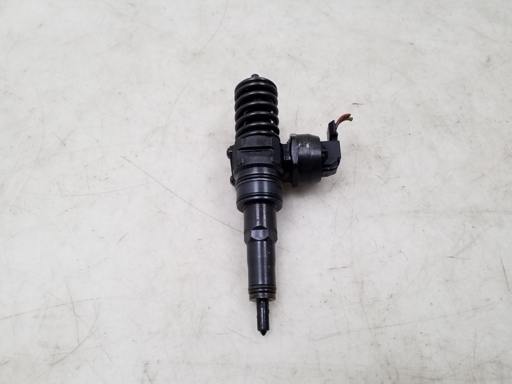 Used AUDI A3 Fuel injector 038130073AR