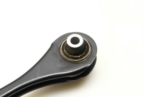 Volkswagen Golf VII (2012–2026) Tagumine õõtshoob 5Q0501529C - 3