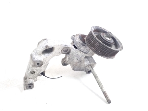   Strap tensioner 
