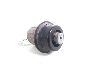   Engine cushion 