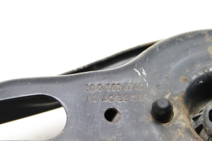 Volkswagen Tiguan (2007–2016) Tagumine õõtshoob 3Q0505311E - 2