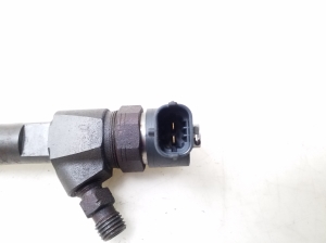  Fuel injector 