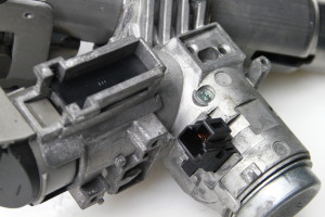 Ford Fiesta VI (2008–2017) Stūres statnis un tā detaļas 8V513C529LG - 3