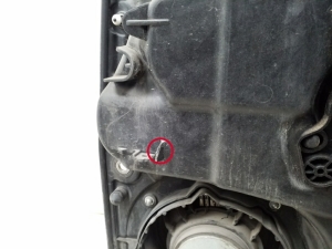 Volkswagen Tiguan (2007–2016) Aizmugurējo sānu durvju logu pacēlājs un tā detaļas - 6