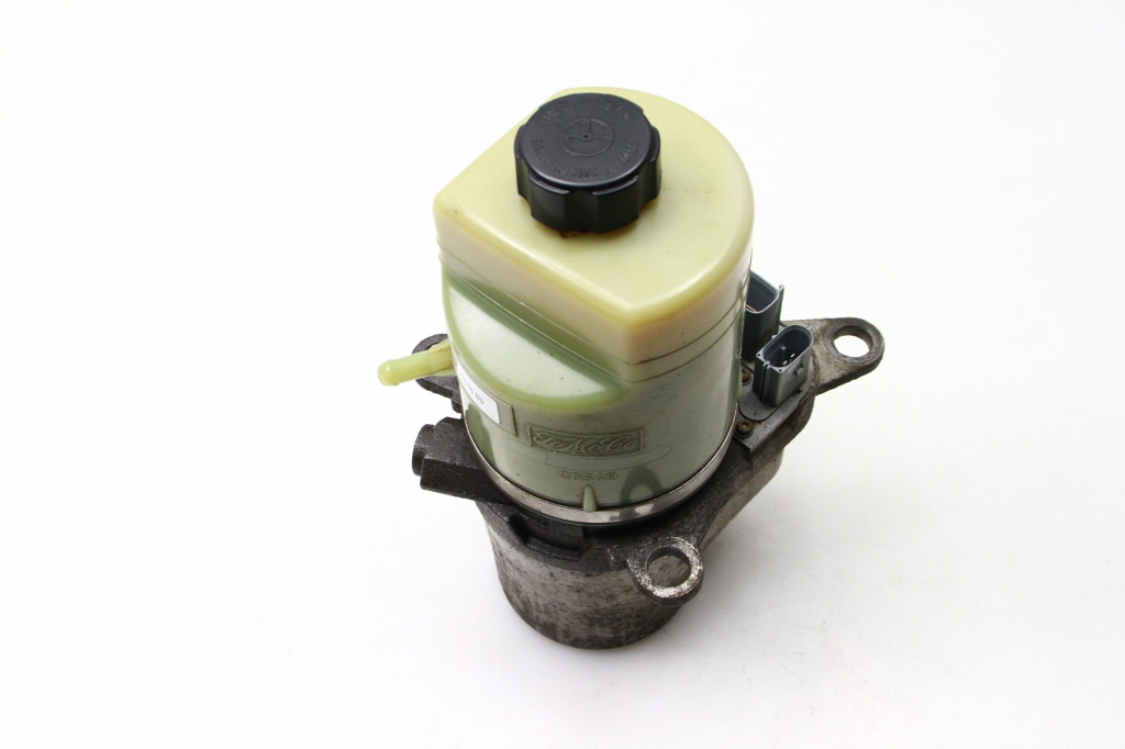 Used Ford Focus Power steering pump 4M513k514BD