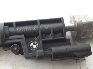  Fuel injector 