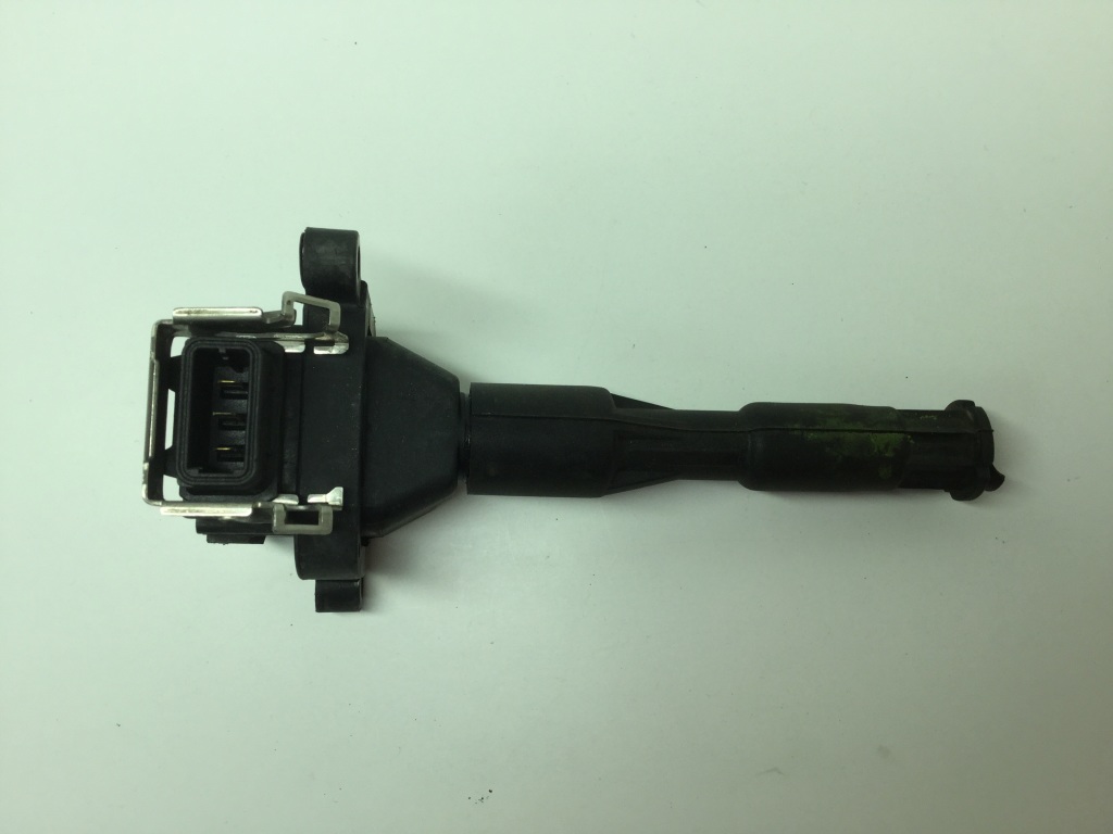 BMW 5 Series E39 (1995-2004) High Voltage Ignition Coil 0221504004 21225711