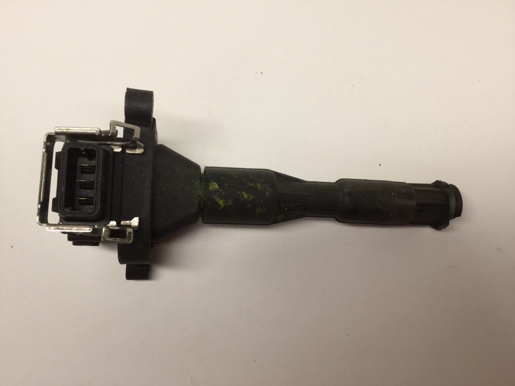 BMW 5 Series E39 (1995-2004) High Voltage Ignition Coil 0221504004 21225710