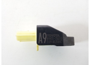 TOYOTA PRIUS Plius V W40 (2011–2018) Airbag sensor 89831-75010 - 2