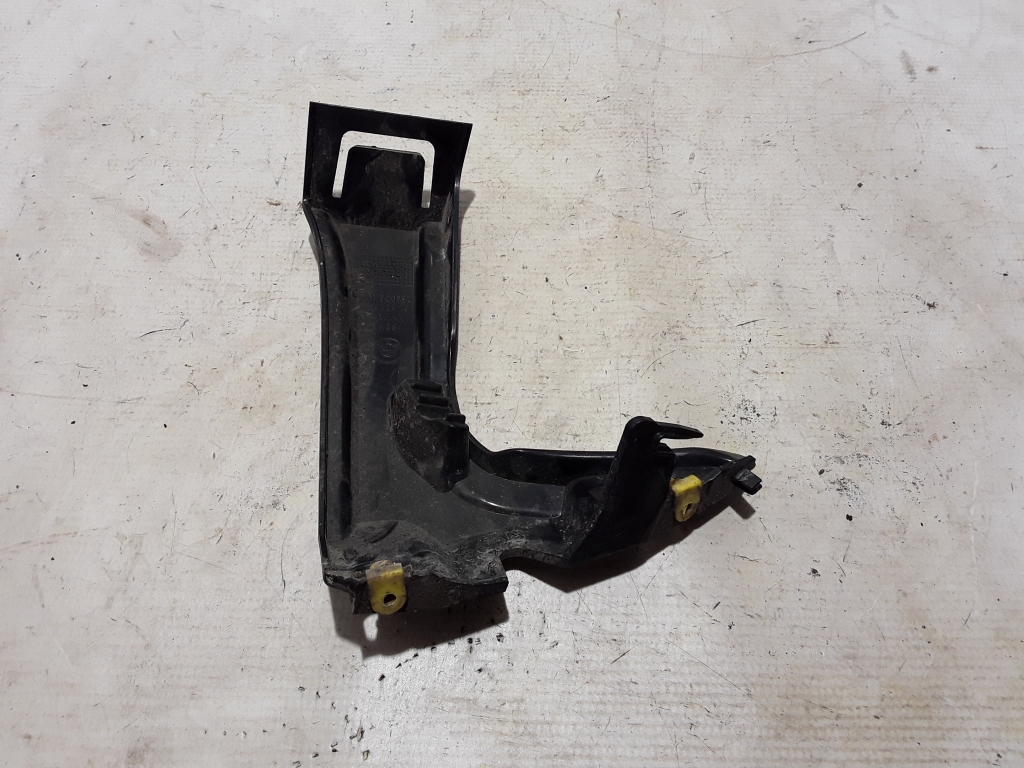 BMW 5 Series F10/F11 (2009-2017) Front Left Bumper Bracket 7207931 22449632