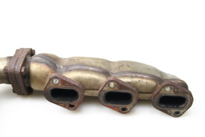  Exhaust manifold 