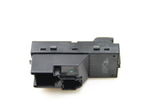 Opel Astra J (2009–2017) Rear side door window switch 13301886 - 4