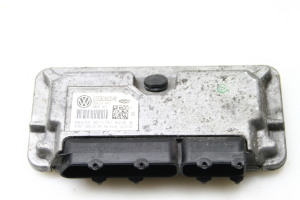 Calculateur moteur - 03C906024B