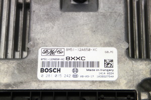 Ford Focus (2004–2011) Engine control unit 8M5112A650XC - 4