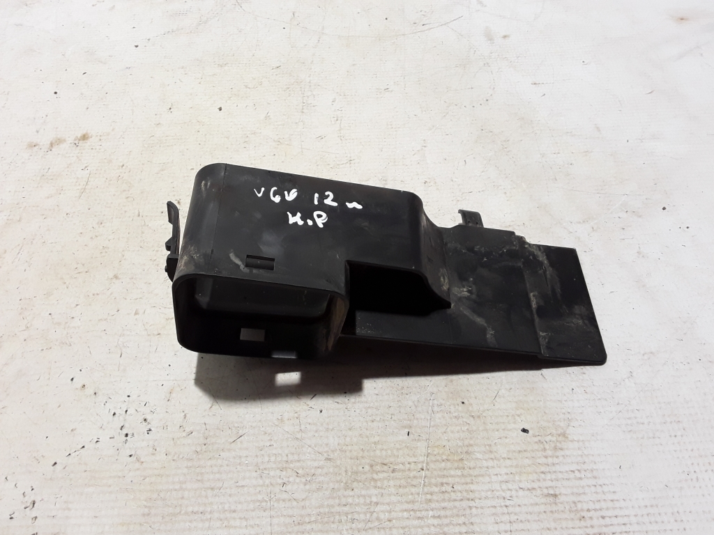 VOLVO V60 1 generation (2010-2020) Radiator air diverter 30796474 22449561