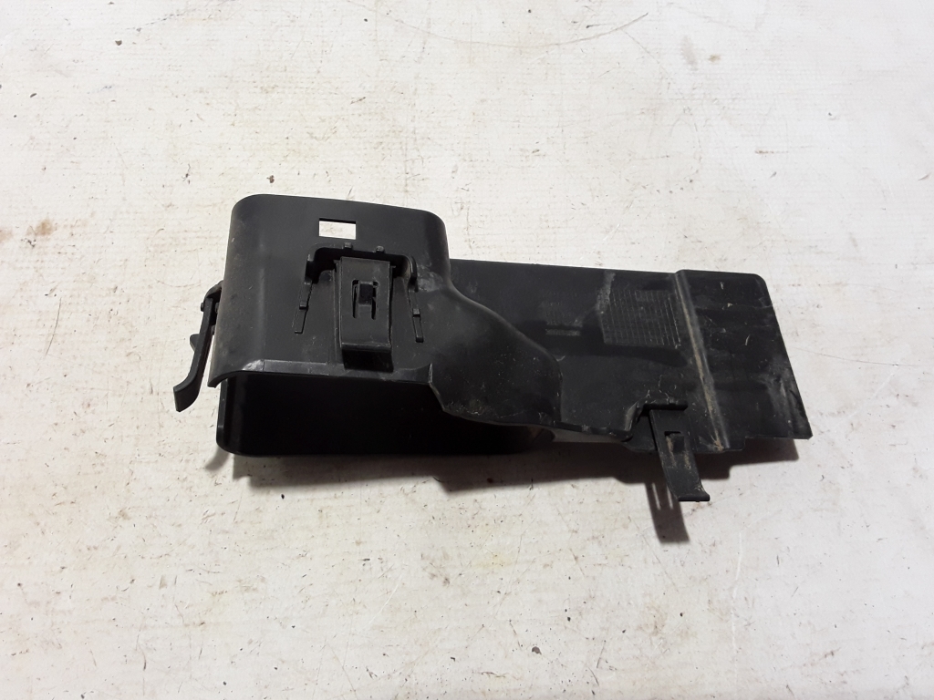 VOLVO V60 1 generation (2010-2020) Radiator air diverter 30796474 22449561