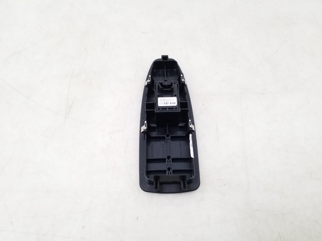 BMW 1 Series F20/F21 (2011-2020) Rear Right Door Window Control Switch 9208107 25067060