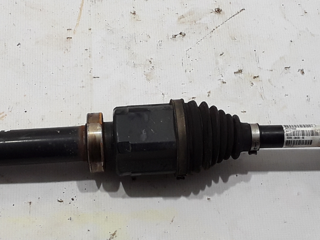 VOLVO V60 1 generation (2010-2020) Front Right Driveshaft 31272550 22449532