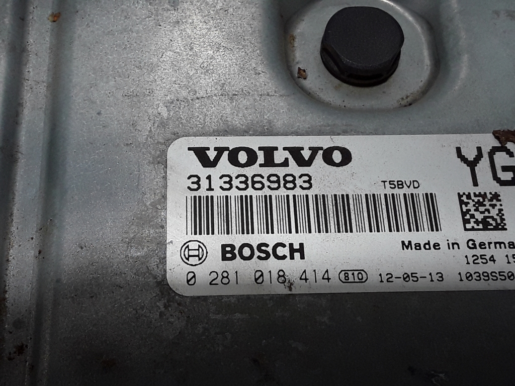 VOLVO V60 1 generation (2010-2020) Engine Control Unit ECU 31336983 22450000